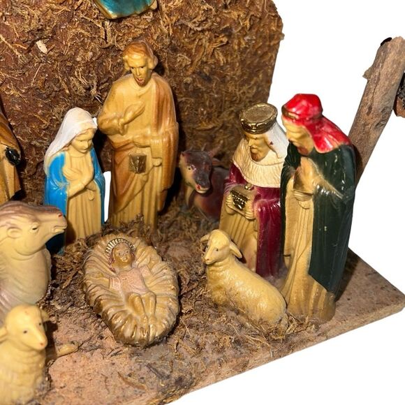 Vintage Nativity Crèche 13 Piece Plastic Nativity Christmas Religious - Picture 8 of 13